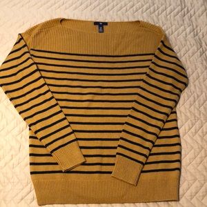 Gap sweater